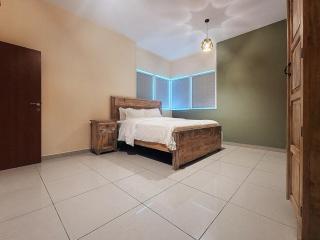 Exquisite 2 bed in Marina - 1