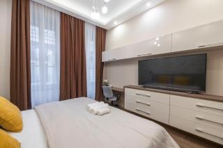 Exclusive n' Grand City Center Residence with 5 BEDRMS - Budapest - 3