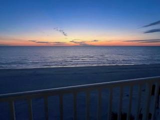 Sea Oats 401 - Beautiful 2 Bed 2 Bath Ocean Front Corner Unit - Prime Location! - St Pete Beach - 6