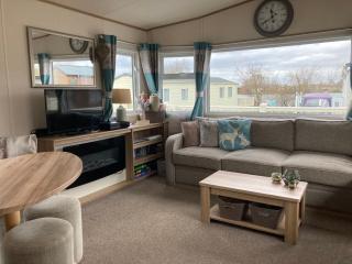 Tattershall Lakes Luxury Hot Tub Breaks - Tattershall - 0