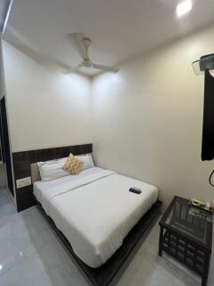 HOTEL New Shahi Palace INN T-2 - Mumbai - 2