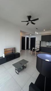 Urban Suites Nest 2BR New Unit 2 Free Carpark High Floor Nice View Unit - George Town - 0