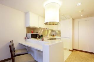 Partial Burjkhalifa View from Balcony in Dubai Mall-Studio King Bed - 7