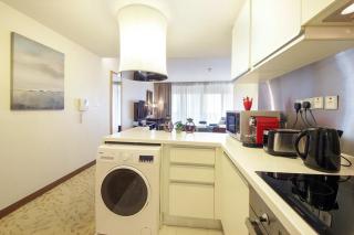 Partial Burjkhalifa View from Balcony in Dubai Mall-Studio King Bed - 3