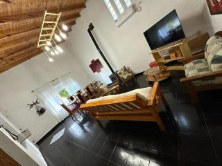 Casa ubicada en Monte hermoso, cómoda y con buena ubicación, entrada de autos, parrilla y más - Monte Hermoso - 4
