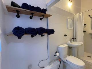 Coastal Charm Spacious 3-Bedroom Retreat Steps from the Beach - St Paul's Bay - 3