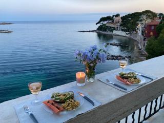 Villa Les Algues, les pieds dans l'eau sur la plage de Rènecros - Bandol - 0