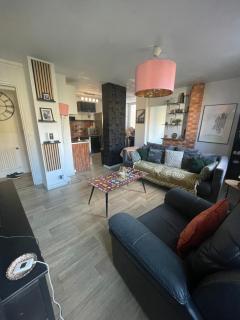 Bel appartement spacieux ,convivial de 3 chambres avec parking privé sécure - Caen - 0