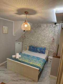 Minimal Studio in hearth of old town - Bucharest - 3