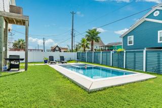 Splash Soak and S'mores: Your Bayside Getaway Awaits - Galveston - 9