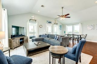 Splash Soak and S'mores: Your Bayside Getaway Awaits - Galveston - 6