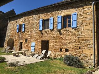 Gîte spacieux où règnent calme et authenticité. - 9