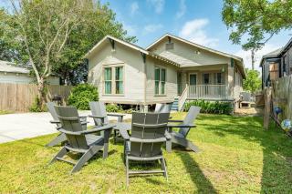 Grand Galvez Getaway - Iconic View, Quick Walk to BEACH! - 9