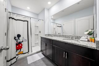 Spacious 6 bed 6 bath Sleeps 16 Heated Pool Jacuzzi 12 miles from Disney - Davenport - 2