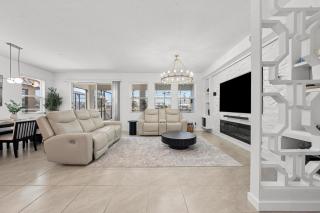 Spacious 6 bed 6 bath Sleeps 16 Heated Pool Jacuzzi 12 miles from Disney - Davenport - 7