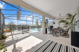 Spacious 6 bed 6 bath Sleeps 16 Heated Pool Jacuzzi 12 miles from Disney - Davenport - 8