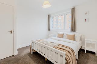 New Listing! Spacious 2BR, North London 2min to St - Londra - 7