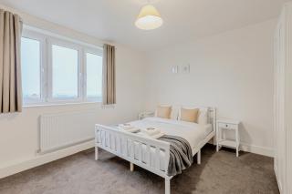 New Listing! Spacious 2BR, North London 2min to St - Londra - 5