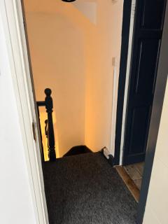 Decent Private Floor In Suburban Area - Thornton Heath - 3