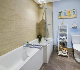 Spacious home for travelers - Chessington - 6