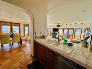 Cliffside 2br Stay W Oceanview Balcony & Golf Cart - Avalon - 7