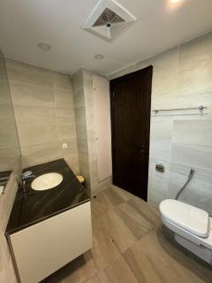 2 Bed Apartment in Gulberg III - Lahore - 5
