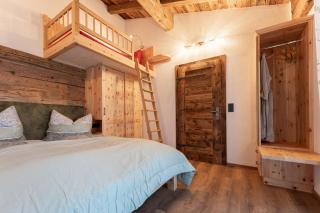 Walker Chalet - - 8