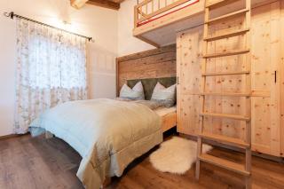 Walker Chalet - - 7