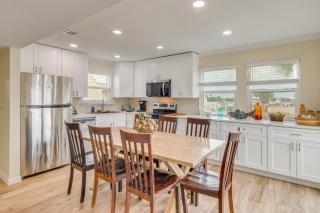 Destin Waterfront Home in Resort Walk to Beach! - Destin - 6