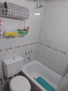 Amplio Depto 3 dormitorios hasta 7 huéspedes, Familias y Corporativos, garage privado, Terraza con Parrilla "Stay Neuquen" - 3