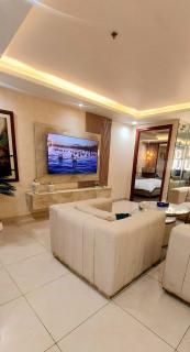 Luxury 1-Bed Apartment with Balcony in Gold Crest DHA - 7