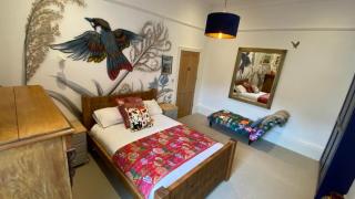 Church Retreat - A Magnificent Seaside Apartment-Award Winning - Newport Beach - 5