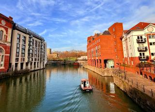 Penthouse River View Apartment with Secure Parking - Bristol - 7
