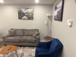 2-Bedrooms - On site Parking - near YQR Airport - Regina - 9