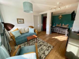 Little Mountain Monarch - cozy hideaway - 4