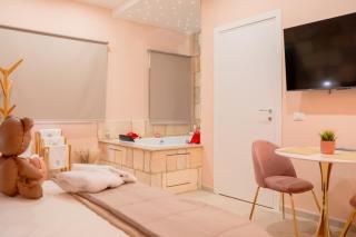 Roses Suite & Apartments - 1