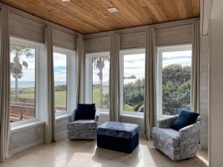 Oceanfront Paradise, Heated Pool, 2 Master Suites - 4