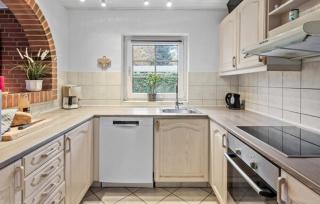 Lovely waterfront pool house 12 persons - 1