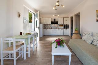 Dolphin House by the sea - Porto Ozias - 1