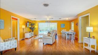 Ormond Beach House, Heated Pool and Hot tub, 2 Min Walk to Natural Beach - Ormond Beach - 7