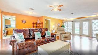 Ormond Beach House, Heated Pool and Hot tub, 2 Min Walk to Natural Beach - Ormond Beach - 5