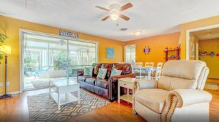 Ormond Beach House, Heated Pool and Hot tub, 2 Min Walk to Natural Beach - Ormond Beach - 2