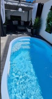 Tiny Pool House - Vir - 3