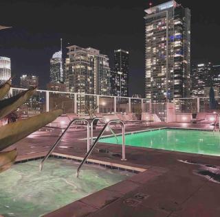 Modern Loft-Rooftop Pool, Spa, Gym & Free parking - Los Angeles - 0