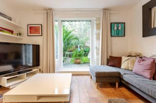 Charming 2-Bed Garden Flat - 0