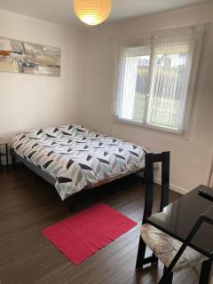 Superbe Chambre ParentaleDouche Privée et WC Privés, Wifi, Cuisine Intégrée - 2