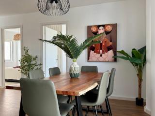 TH0 Futuristic Luxury two bedrooms Apartments with High-Tech Amenities - Atene - 0