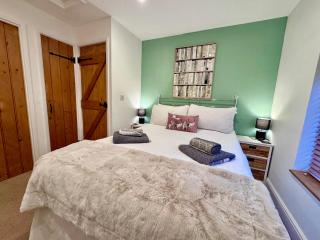Little Knapp Cottage, East of Church Road, Chichester, West Sussex PO19 7YH - 7