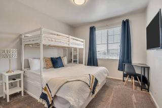 Welcoming 2BR Pool Gym Near Hill AFB & Lagoon - 9