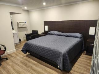 Fairway Inn & Suites - Kitchener - 1